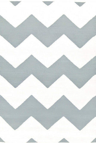 light blue chevron indoor/outdoor rug (2' x 3')